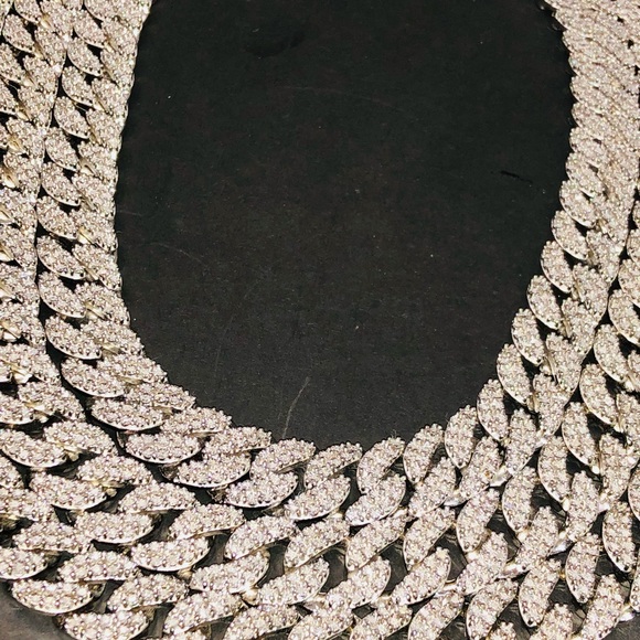 COPY - Men’s real diamond Miami Cuban link chain.… - Picture 8 of 9